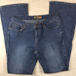 Jeans YUKA Size 12 Nice shape to your body.